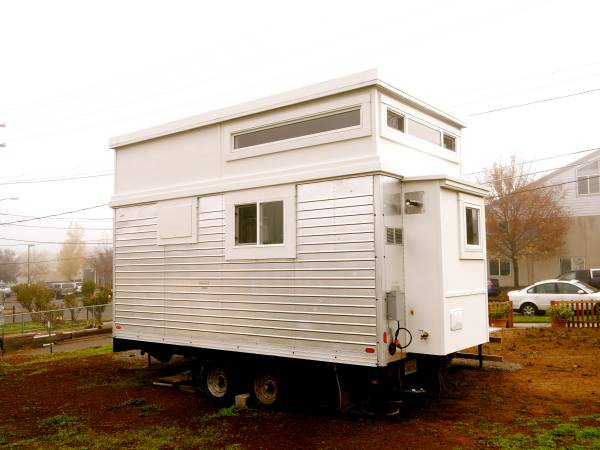 200 Sq. Ft. Modern Tiny House on Wheels For Sale