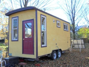 jane dwinells 668 sf little house 008 300x225 Couple Upsizes from Tiny House to Little House