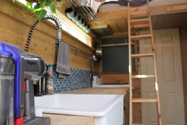 Nate and Jens Home on Wheels: Living Simply and Free in a Tiny House Photo nathans tiny house on wheels 13 600x400 Nate and Jens Home on Wheels: Living Simply and Free in a Tiny House