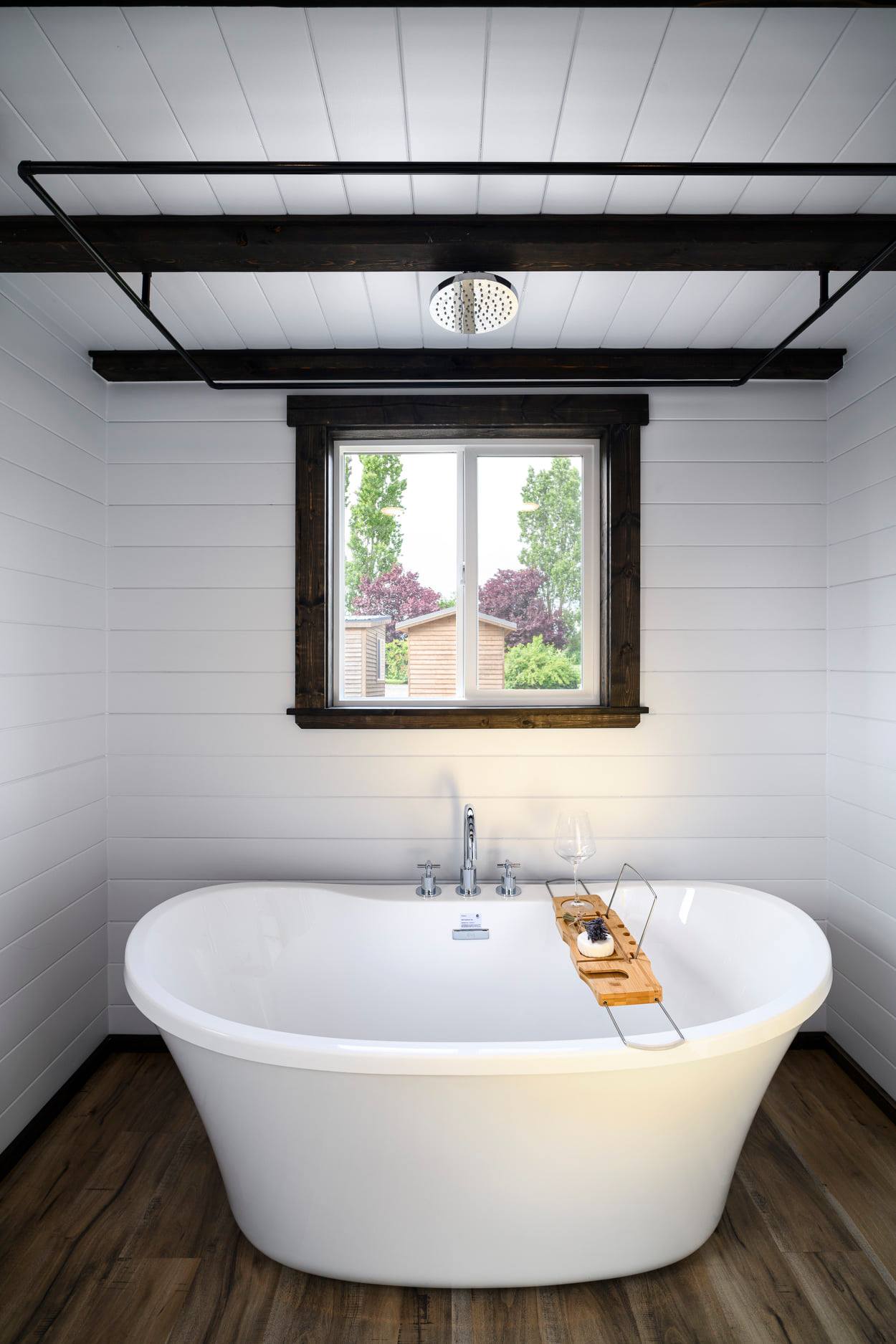 34ft. Tiny House, Large Bath Tub, Sleeps 8! — free download