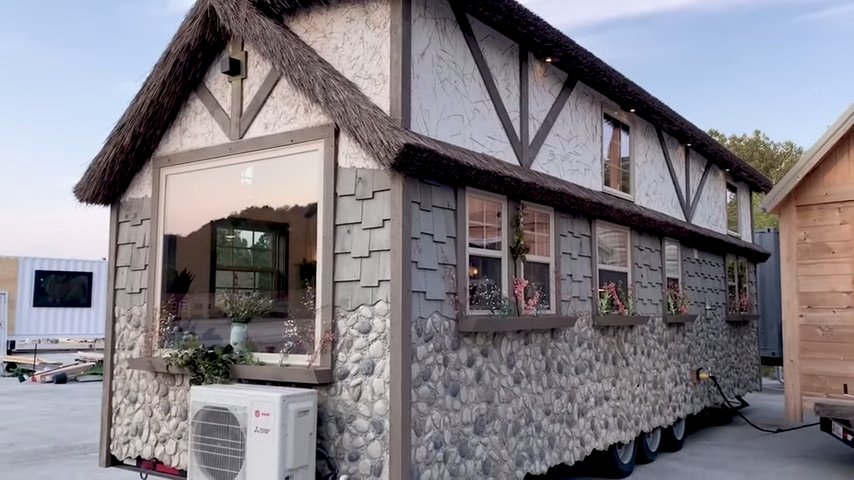 10×32 Ocean Breeze Tiny Home by Incredible Tiny Homes 0012