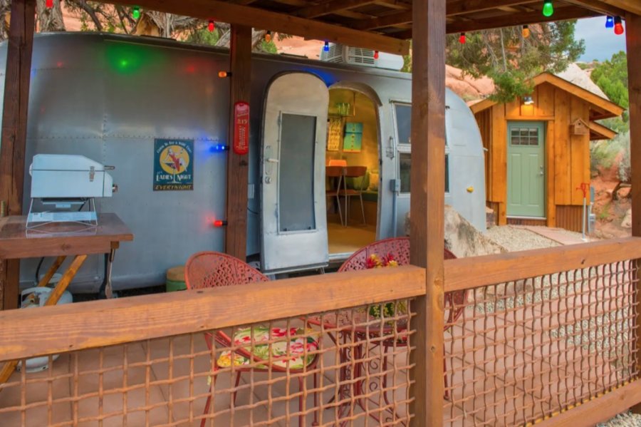 1958 Airstream Canyon Hideout Bungalow via Mark-Airbnb 001