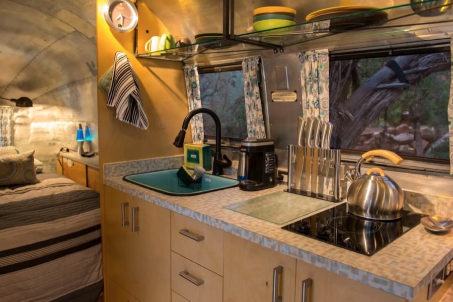 1958 Airstream Canyon Hideout Bungalow via Mark-Airbnb 005