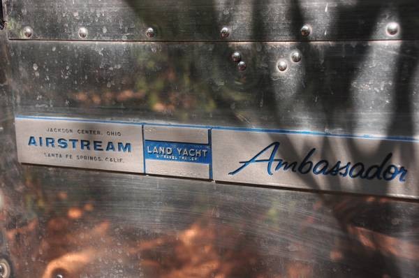 1968-airstream-ambassador-28-for-sale-0012