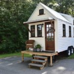 20-Foot Farmhouse-Style Tiny House