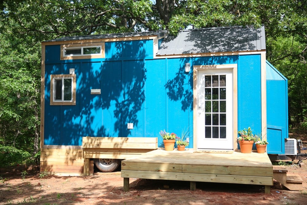 20-Foot Tiny House with Lots of Amenities 001