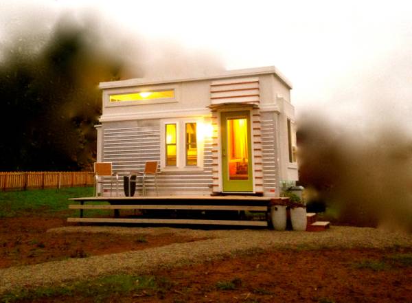 200-sf-modern-tiny-house-for-sale-in-ashland-oregon-001
