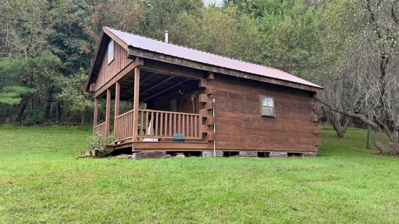 rustic-log-cabin-wisconsin-exterior