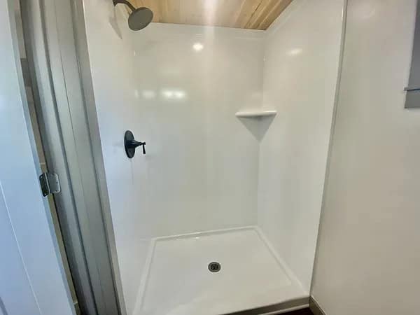 22′ Flagship Spring Mountain Tiny Homes 12