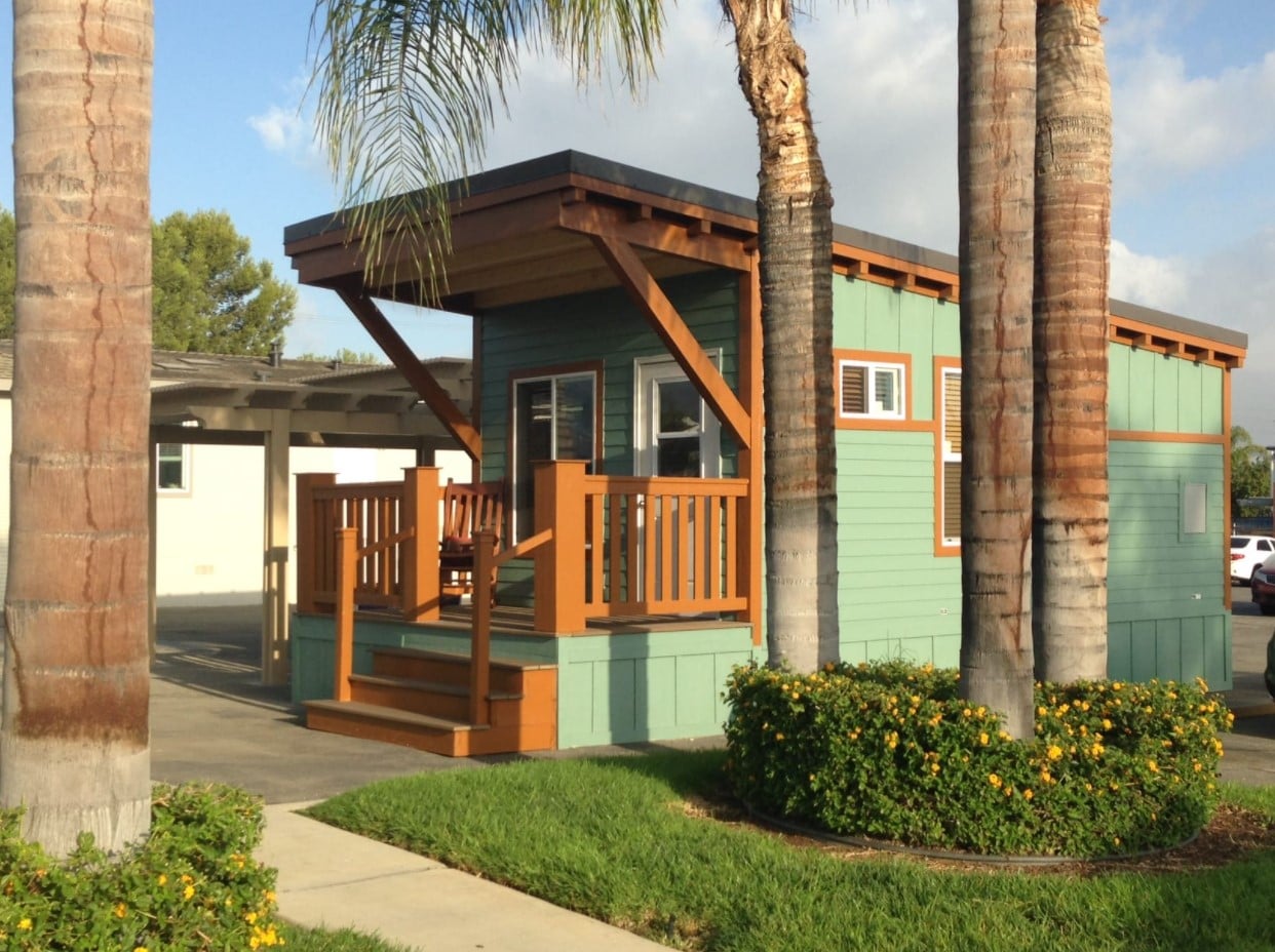 254sf Tiny Bunk Cabin by Park Model Homes-com 001
