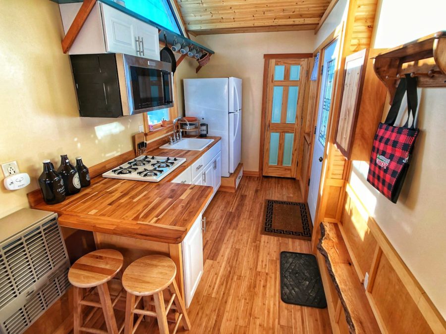 Vermont Tiny House Vacation with Green Mountain Views 9