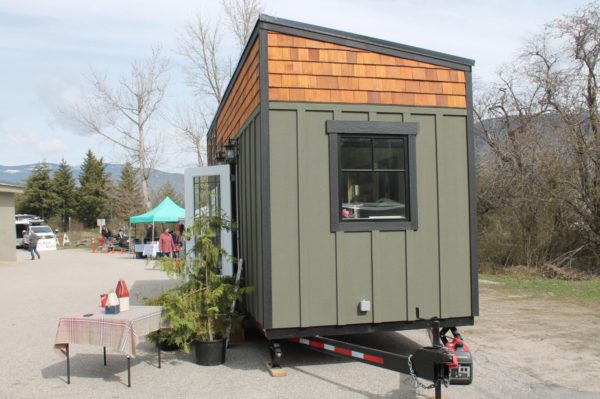 26ft Monarch Tiny House on Wheels by Canadian Tiny Homes 0023