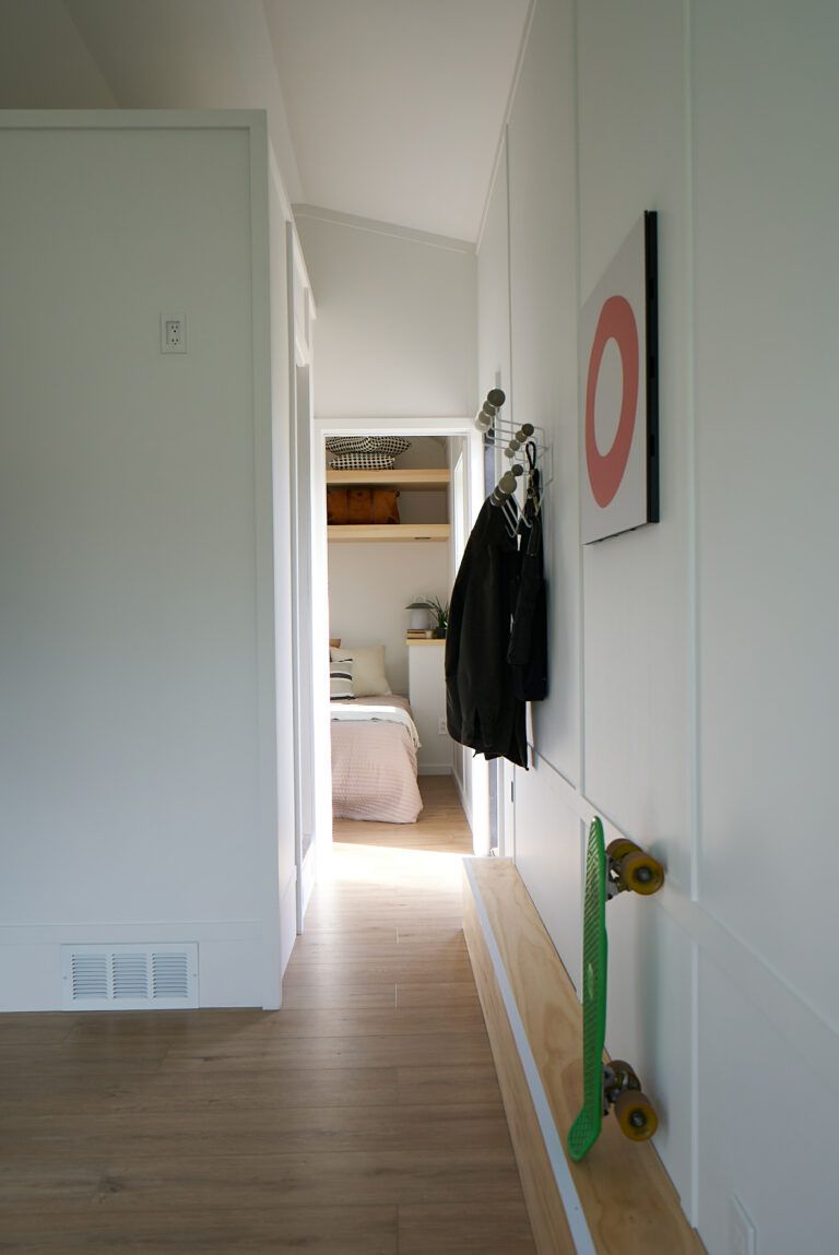 26′ Liv-Connected Via Standard Ground Floor Bedroom, White 3