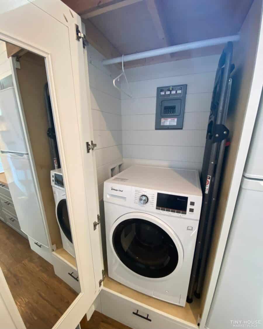 28 Ft Modern Farmhouse THOW 9
