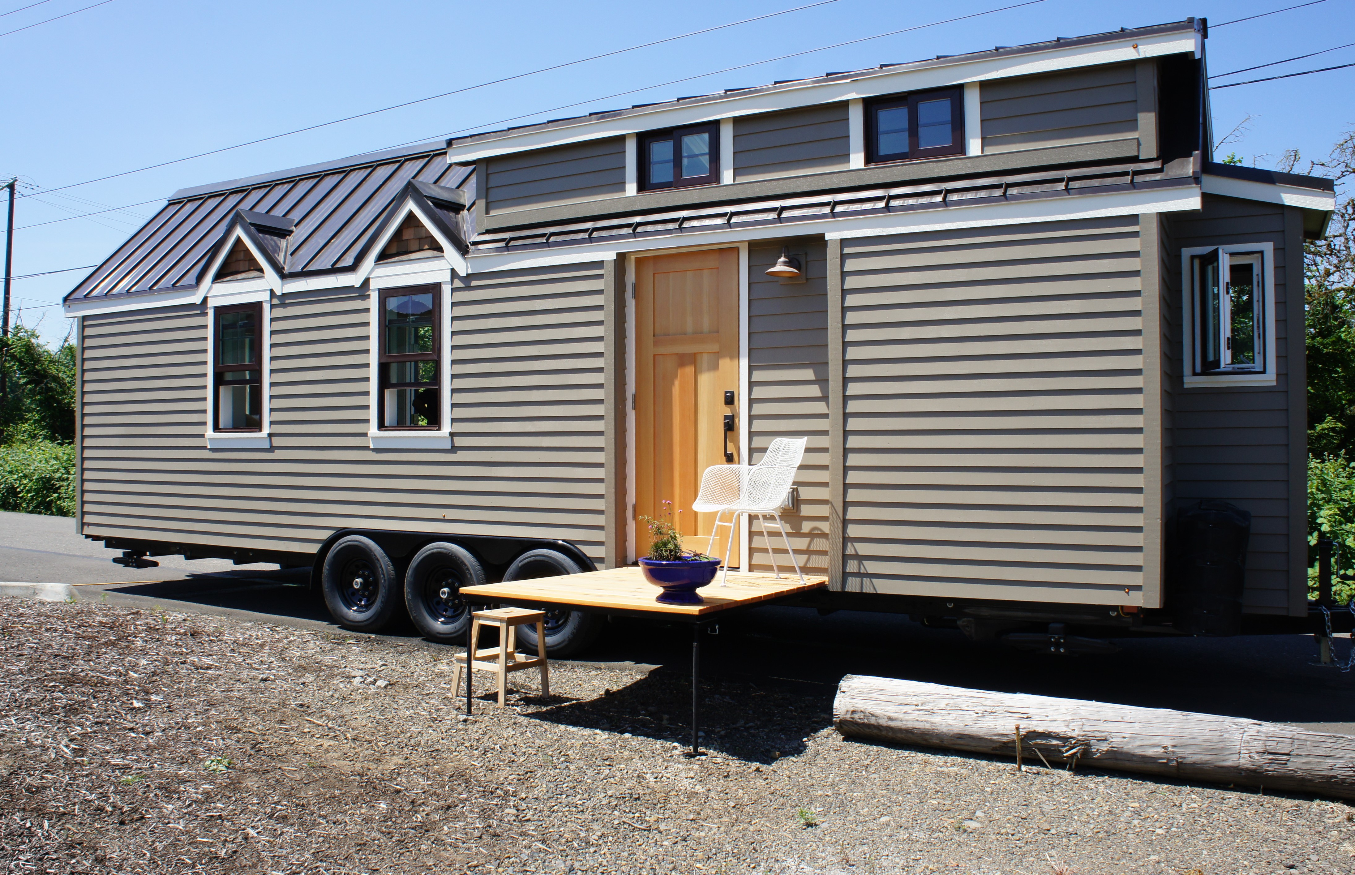 28′ Kootenay Modern Cottage THOW 1