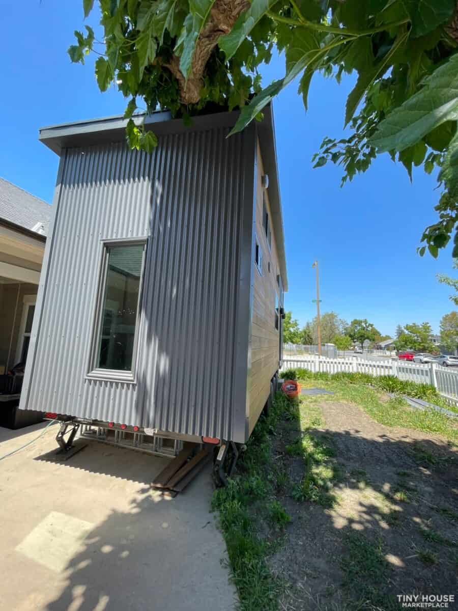 Tiny House in Hayward, California with modern design and compact size.