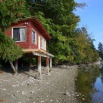 288-sq-ft-waterfront-tiny-cabin-for-sale-001