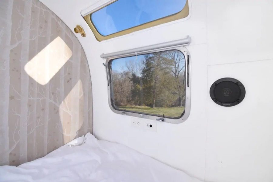 29-foot Airstream Ambassador vintage tiny house vacation on a farm in Winston-Salem 0014