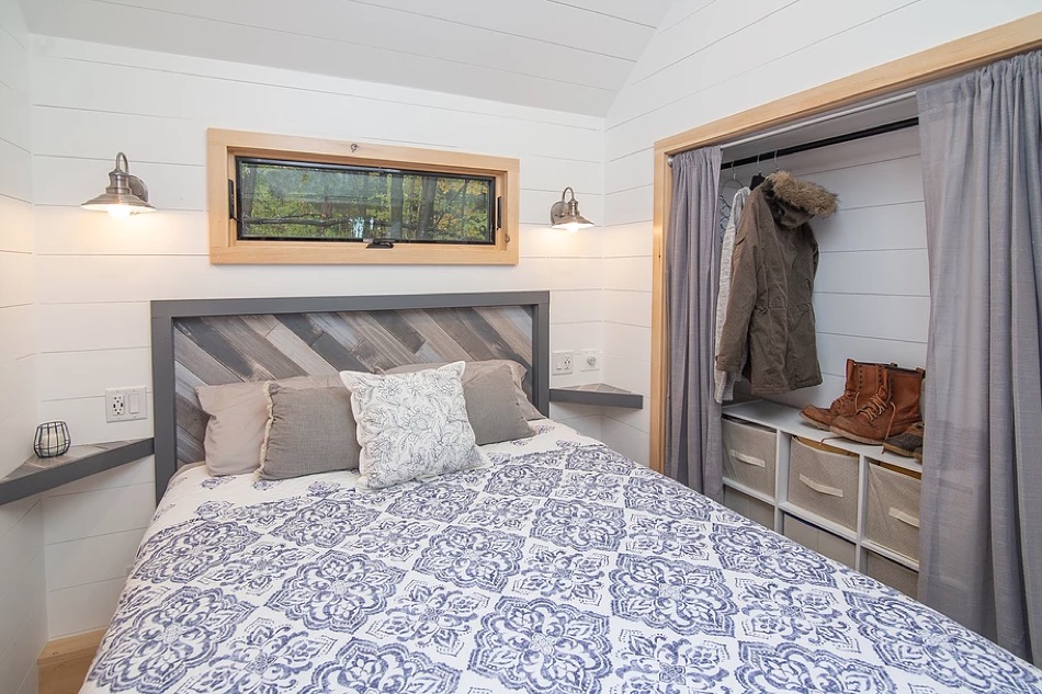 30-ft Tiny Farm House with First Floor Bedroom The Burmenbov by Willowbee Tiny Homes 0022