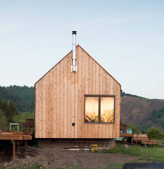 300-sq-ft-tiny-cabin-vacation-on-organic-farm-near-portland-0003