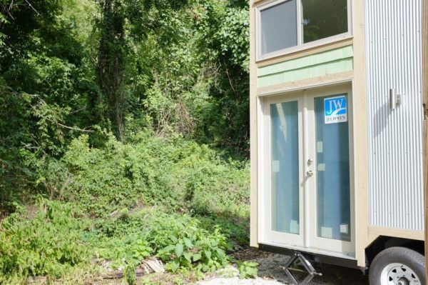 30k-240-sq-ft-tiny-cabin-on-wheels-for-sale-007