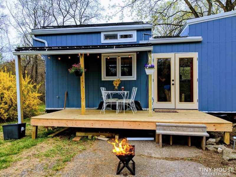 32-foot off-grid tiny house w/ solar system - Off Grid Tiny Homes With Home Theater Systems