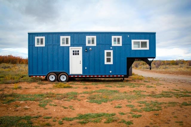 33ft Gooseneck Tiny House by Canyonland Tiny Homes_002