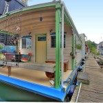 houseboat in Seattle