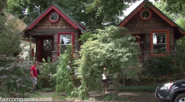 364-sq-ft-tiny-homes-built-with-recycled-materials-001