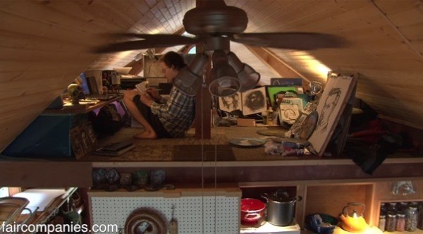 364-sq-ft-tiny-homes-built-with-recycled-materials-004