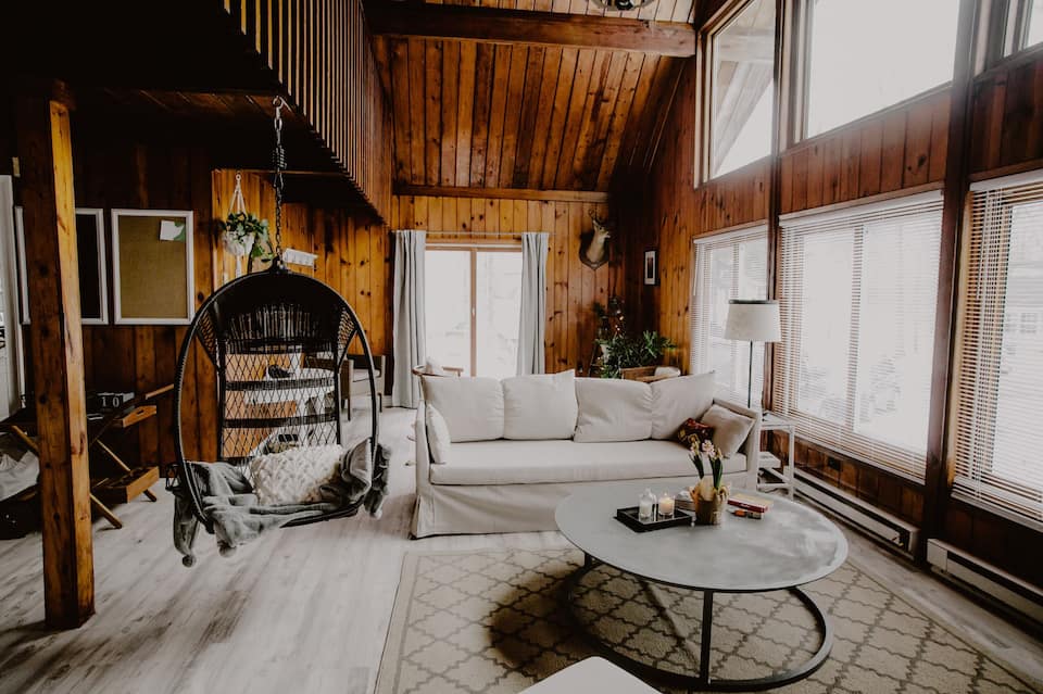 Oak Cabin for a Family Vacation in the Poconos