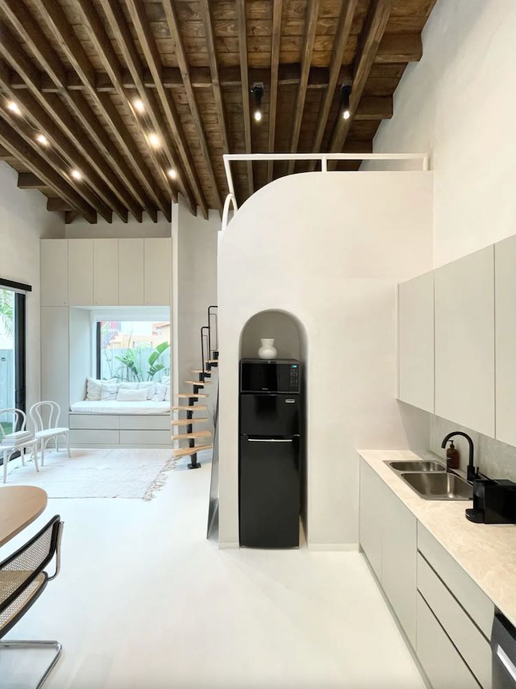 400sf Atelier Lumi Miami Loft Tiny House via Carlos Airbnb 009