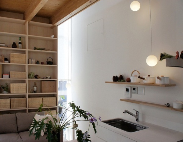 409-Sq-Ft-3-Story-Small-House-Japan-005
