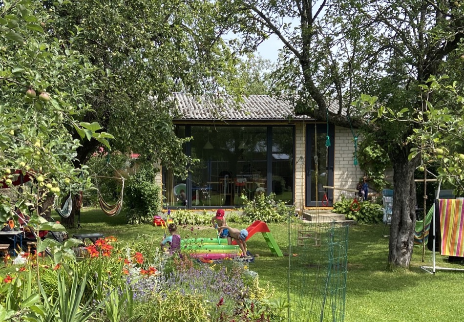 450-sq-ft Small House Used For 4 Generations Remodeled 001