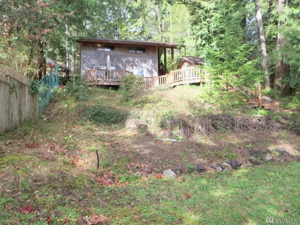 485 Sq. Ft. Cabin For Sale on .33 Acre Lake Front Property 0017