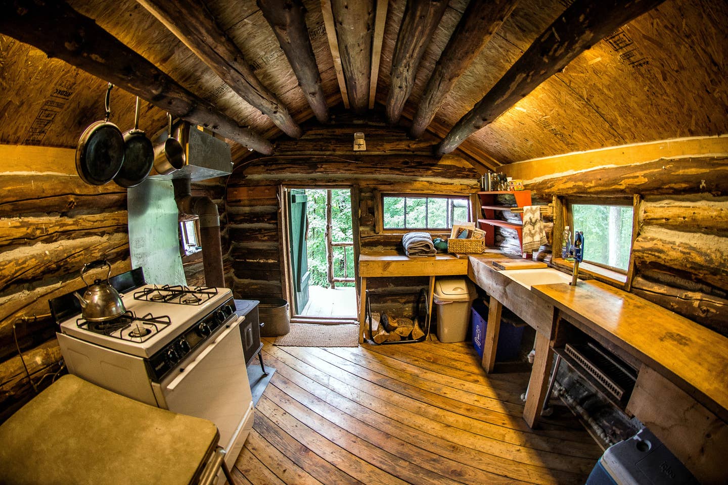 Curated visual reference: Fresh Look at Secluded Off Grid Log Cabin In Vermont