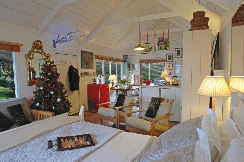 510-sq-ft-tiny-cottage-on-the-beach-0015