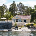 538-sq-ft-cottage-in-sweden-kalvsvik-lake-house-001