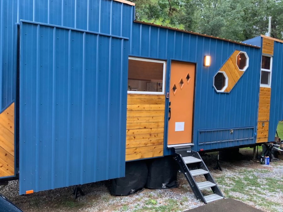 5th Wheel Tiny House w 3 Slide Outs 18