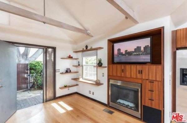 603-sq-ft-hollywood-bungalow-0026