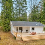 613-sq-ft-small-house-in-sweden-woods-001