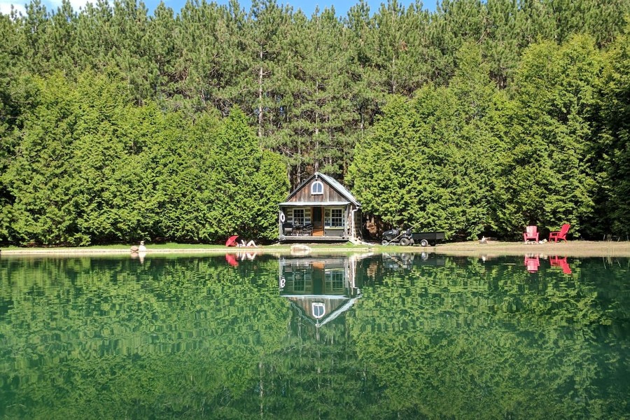 Rustic Tiny Cabin Vacation on Private Pond in Canada! 
