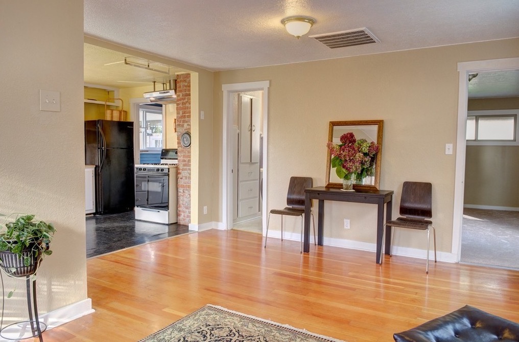 690 Sq. Ft. Craftsman Cottage For Sale in Olympia, WA