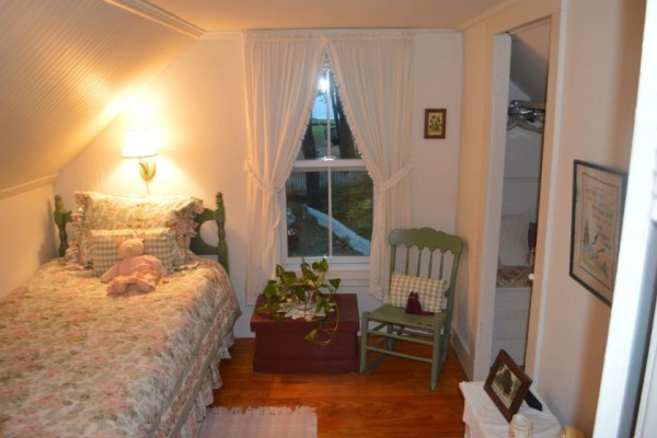 700-sq-ft-historic-tiny-cottage