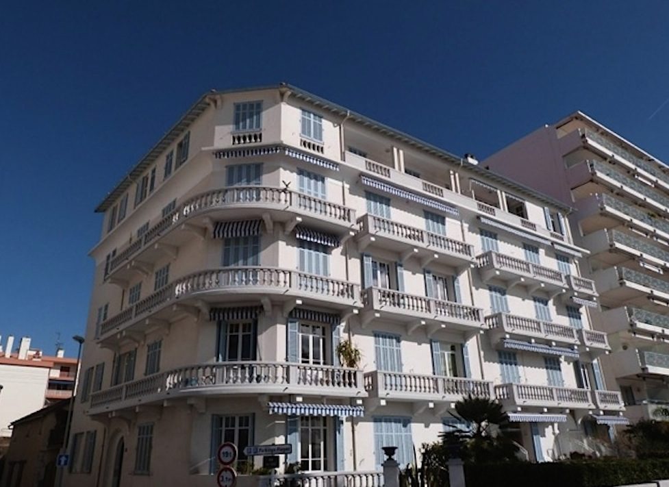 792-sq-ft-apartment-with-3-bedrooms-and-3-bathrooms-00023
