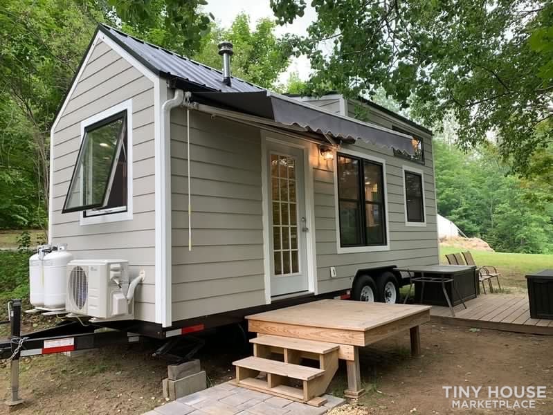 Adirondack Tiny Homes 24′ w Awning 15