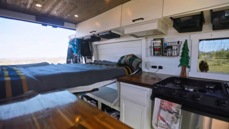Couple’s $45K Van Conversion