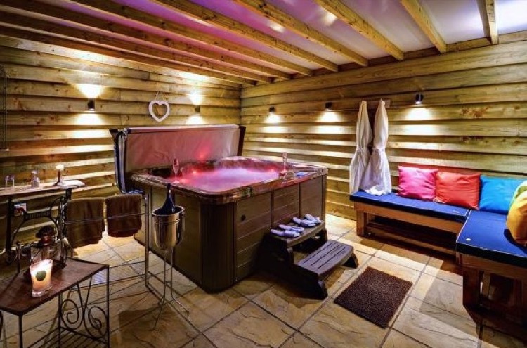Alde Barn Tiny House With Outdoor Hot Tub via QuirkyAccom 006