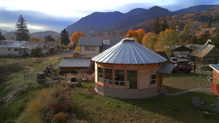 Amazing Kit-Built Round Home on His Own Land