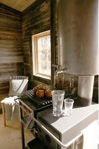 Architect-Designs-Builds-Thoreau-Inspired-Micro-Cabin-for-Client-005